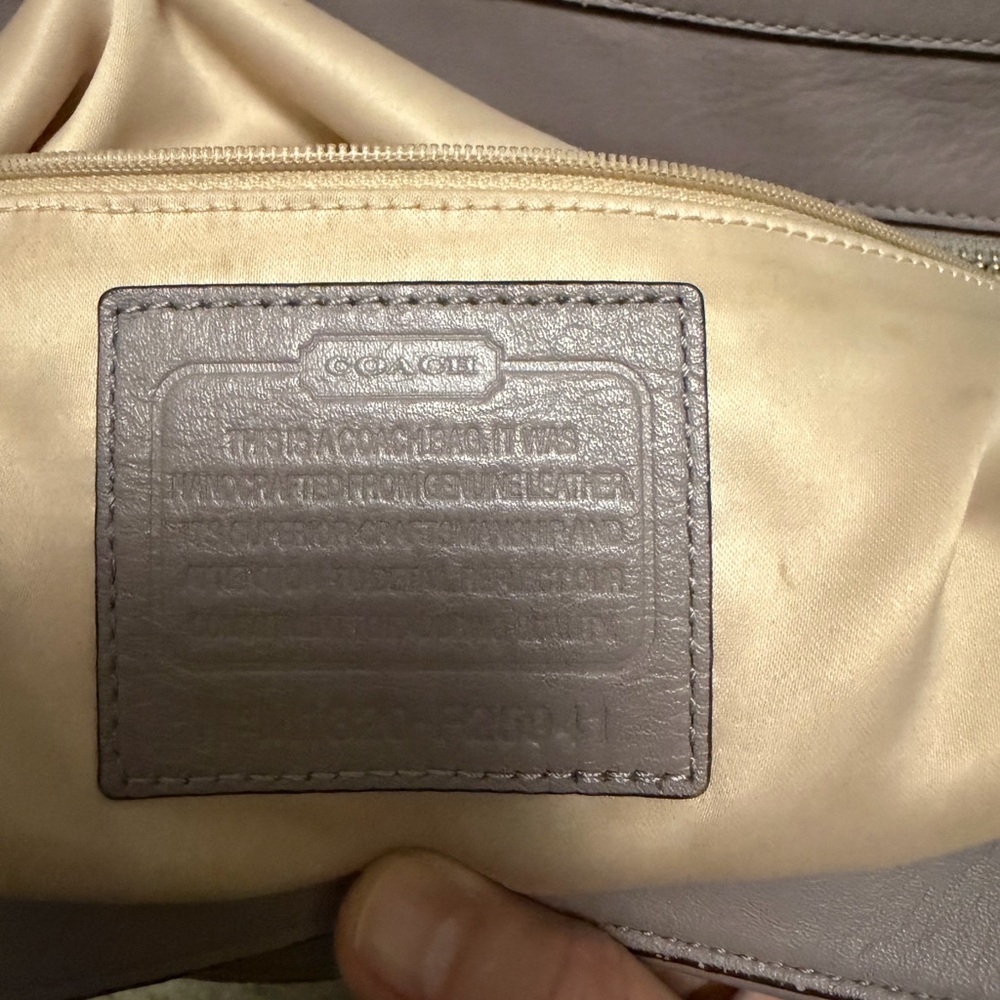 Coach Leather Tote Bag in Mauve - Picture 4 of 6